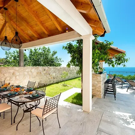 Zavrelje Sleeps 6 With Pool Air Con And Wifi * Mlini